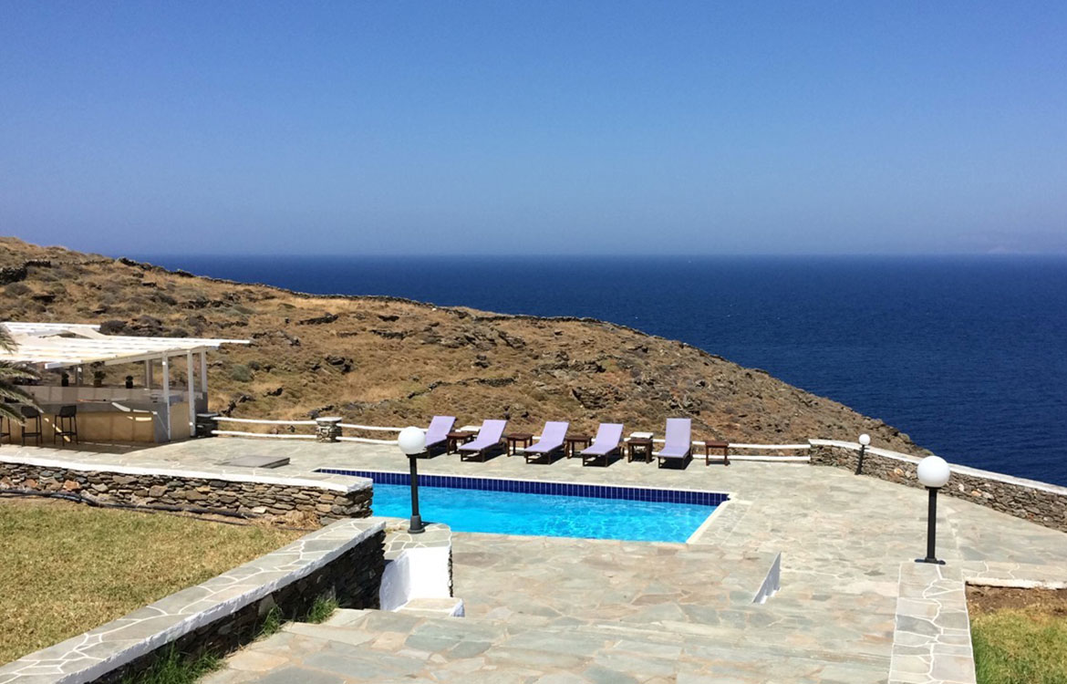 The pool in Cape Napos in Sifnos